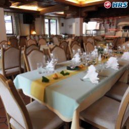 Salle du petit-déjeuner située dans le restaurant 