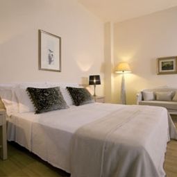 Zimmer mit Balkon Miramare Fotos