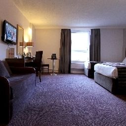 Familienzimmer Jurys Inn Belfast Great Victoria Station Fotos