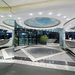 Halle UNA Hotel Bergamo Fotos