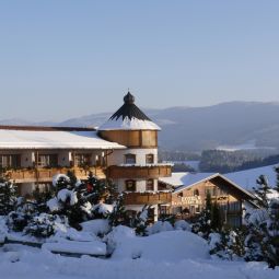 Außenansicht Bayerischer Hof WellnessSporthotel Fotos