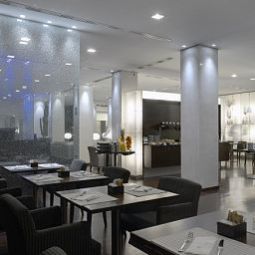 Sala śniadaniowa w restauracji NH Brescia Fotos
