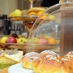 Buffet Quality Hotel Continental Brescia Fotos