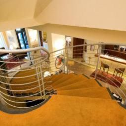 Hall Carlton Fotos
