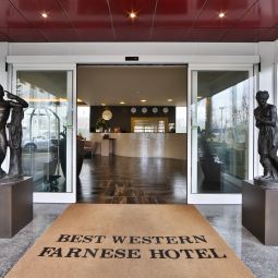 Exterior view Best Western Farnese Fotos