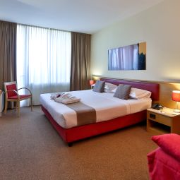  Best Western Farnese Fotos