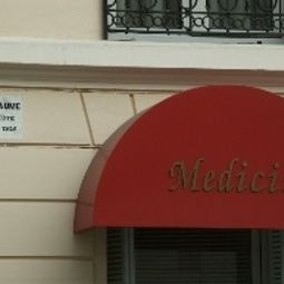 Exterior view Medicis Fotos