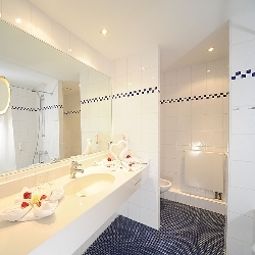 Cuarto de baño Best Western Der Lindenhof Fotos