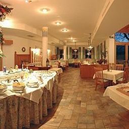 Salle du petit-déjeuner située dans le restaurant Pfleger Fotos