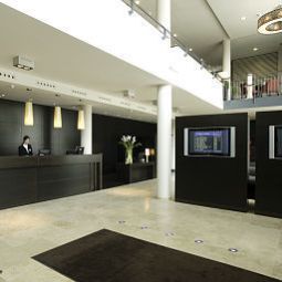 Reception NH Stuttgart Airport Fotos