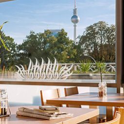 Salle du petit-déjeuner située dans le restaurant ibis Berlin Mitte Fotos