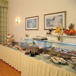 Buffet Comfort Hotel Am Kurpark Fotos
