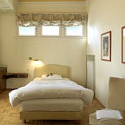 Room Scarpati Fotos