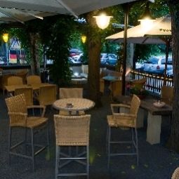 Terrasse Baumwiese Landidyll Fotos