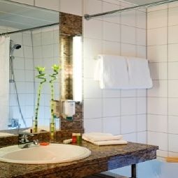 Camera da bagno NH Oberhausen Fotos