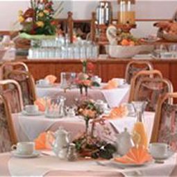 Salle du petit-déjeuner située dans le restaurant Maisberger Gasthof Fotos