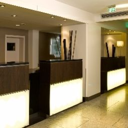 Recepción Holiday Inn HANNOVER AIRPORT Fotos