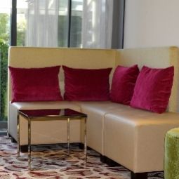 Hall Holiday Inn HANNOVER AIRPORT Fotos