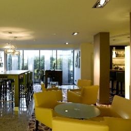 Hall Holiday Inn HANNOVER AIRPORT Fotos