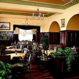 Breakfast room within restaurant Kurhaus Klotzsche Fotos