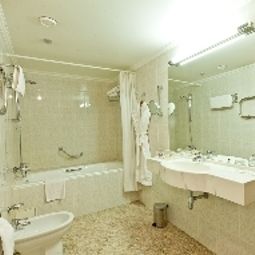 Camera da bagno Rushotel Fotos