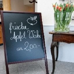 Breakfast room within restaurant Neufeld Fotos