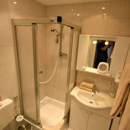 Bathroom Nagel Fotos