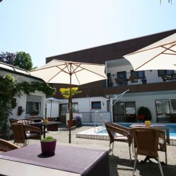 Terrace Nagel Fotos