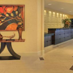 Halle DoubleTree by Hilton Little Rock Fotos