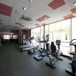 Fitness room Mövenpick Saigon Fotos
