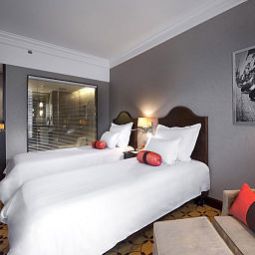 Room Mövenpick Saigon Fotos