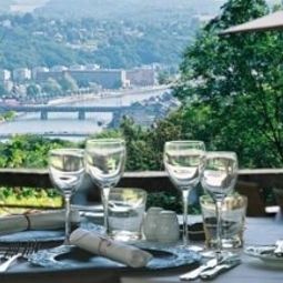 Терраса Chateau de Namur Fotos
