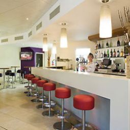 Salle du petit-déjeuner située dans le restaurant ibis Birmingham Airport Fotos