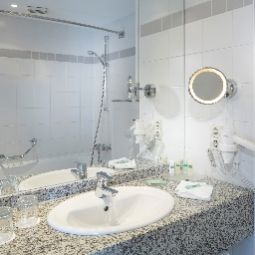 Cuarto de baño Courtyard by Marriott Maschsee Fotos