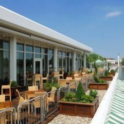 Terraza Courtyard by Marriott Maschsee Fotos