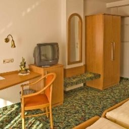 Pokój Riedstadt Garni Fotos