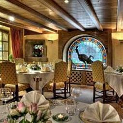 Salle du petit-déjeuner située dans le restaurant Hostellerie des Chateaux & Spa Chateaux et Hotels Collection Fotos