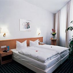 Zimmer Kubrat Helle Mitte Fotos