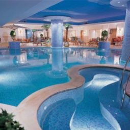 Piscina Crowne Plaza QINGDAO Fotos