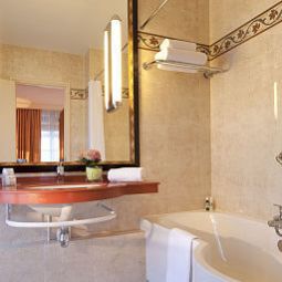 Bathroom Le Continental Oceania Hotels Fotos