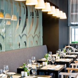 Sala de desayuno en el restaurante Sofitel Hamburg Alter Wall Fotos