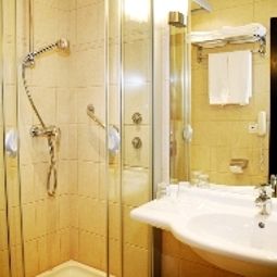 Camera da bagno Leonardo Budapest Fotos