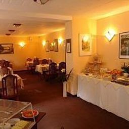 Buffet Am Schloßbrunnen Fotos