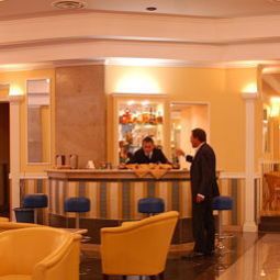 Бар Grand Hotel Plaza Fotos