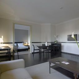 Suite NH Grand Hotel Verdi Fotos