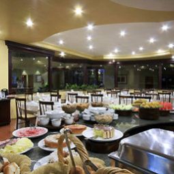 Frühstücksraum im Restaurant Mercure Curitiba Golden Hotel Fotos