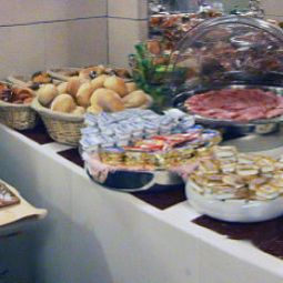 Buffet Canova Fotos