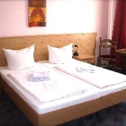 Room Messe Hotel Pension Fotos