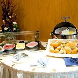 Буфет Classic Hotel Tulipano Fotos