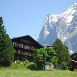 Außenansicht Tschuggen Fotos